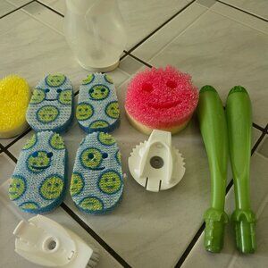 Scrub Daddy Lot Scout Heads, Sponges, Scrub Daisy